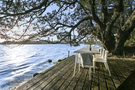 Photo of property in 8/258 Hurstmere Road, Takapuna, Auckland, 0622