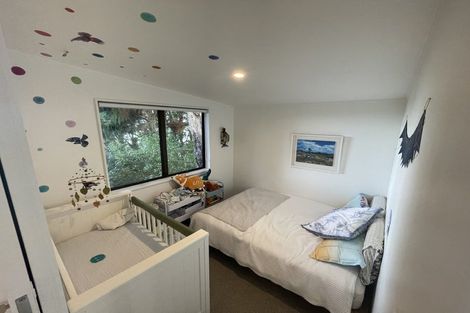 Photo of property in 60 Kauri Point Road, Laingholm, Auckland, 0604