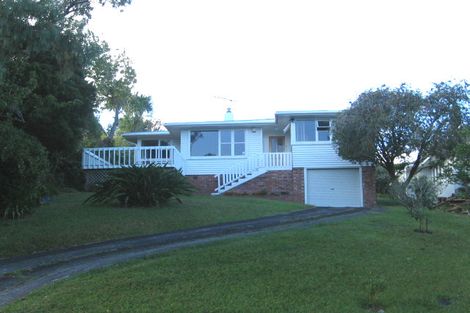 Photo of property in 11 Shanaway Rise, Hillcrest, Auckland, 0627