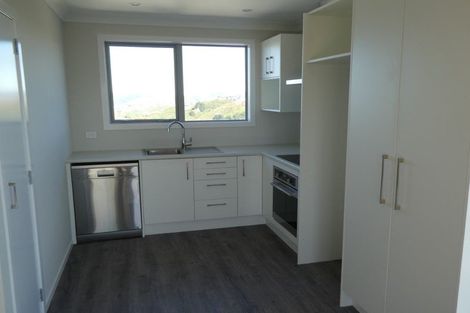 Photo of property in 20a Chetwode Grove, Newlands, Wellington, 6037