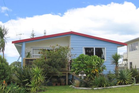 Photo of property in 8 Wallnutt Avenue, Waihi Beach, 3611