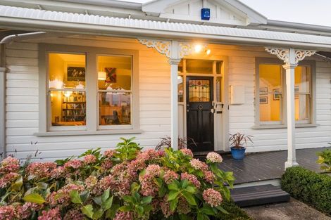 Photo of property in 325a Featherston Street, Palmerston North, 4410