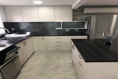 Photo of property in 16 Walworth Avenue, Pakuranga Heights, Auckland, 2010