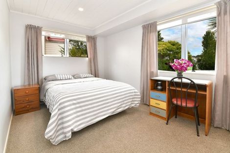 Photo of property in 2b St James Avenue, Helensville, 0800