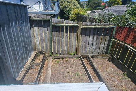 Photo of property in 2/21 College Road, Northcote, Auckland, 0627