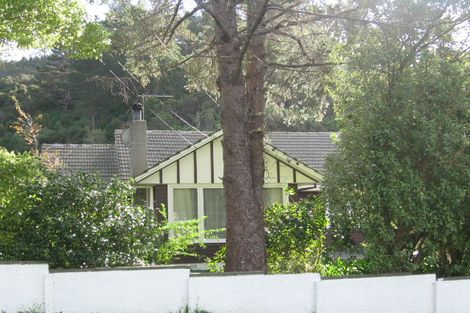 Photo of property in 35 Shackleton Grove, Stokes Valley, Lower Hutt, 5019