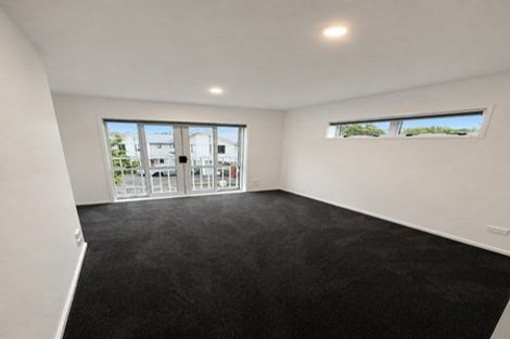 Photo of property in 14/30 John Jennings Drive, Oteha, Auckland, 0632