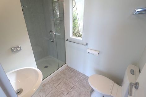 Photo of property in 2/879 East Coast Road, Northcross, Auckland, 0632