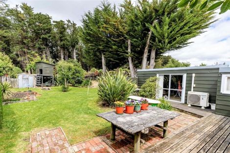 Photo of property in 11 Kiwi Avenue, Waikuku Beach, 7473