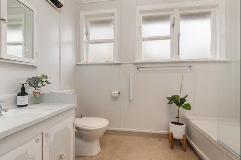 Photo of property in 24 Leicester Street, Terrace End, Palmerston North, 4410