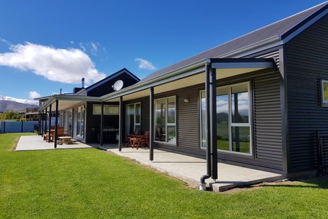 Photo of property in 4 Dwyer Place, Lake Tekapo, 7999