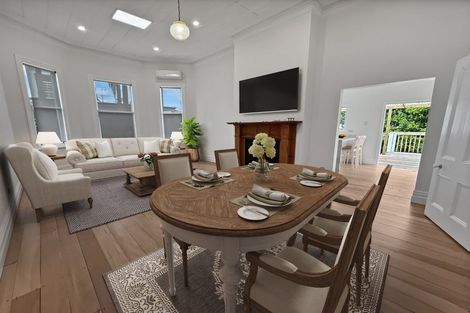 Photo of property in 125 Vauxhall Road, Narrow Neck, Auckland, 0624