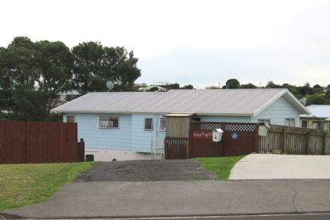 Photo of property in 9 Flaunty Place, West Harbour, Auckland, 0618