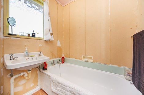 Photo of property in 34 Rhodes Drive, Kelvin Grove, Palmerston North, 4414