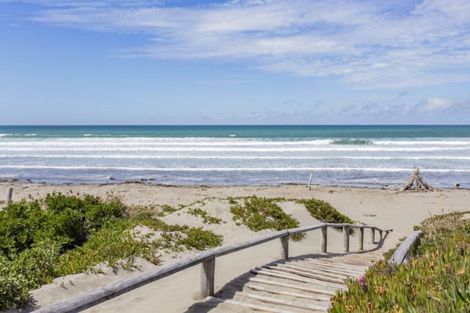 Photo of property in 340 Marine Parade, New Brighton, Christchurch, 8061