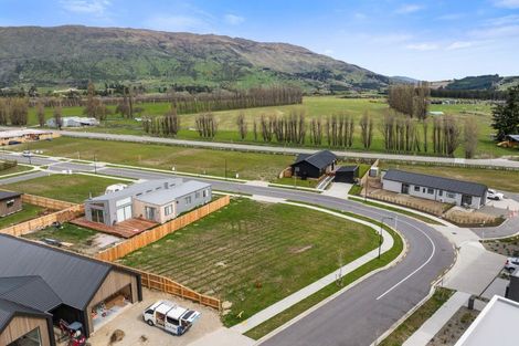 Photo of property in 12 Rubus Street, Wanaka, 9382