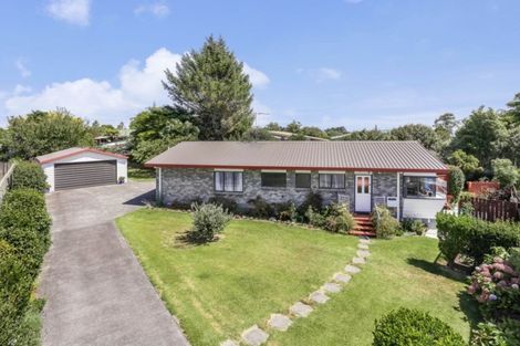 Photo of property in 6 Riverside Drive, Waiuku, 2123