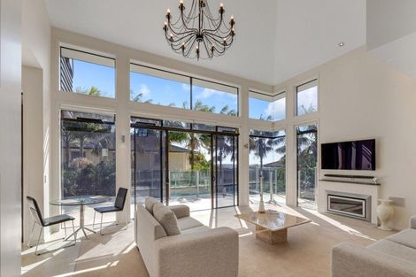 Photo of property in 39 Armstrong Farm Drive, East Tamaki Heights, Auckland, 2016