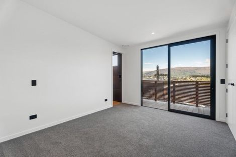 Photo of property in 21 Fenton Avenue, Wanaka, 9305
