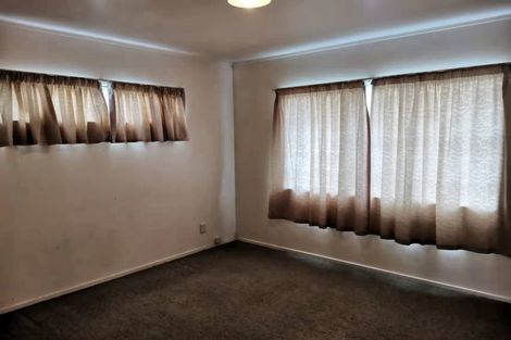 Photo of property in 2 Italia Grove, Mount Wellington, Auckland, 1060