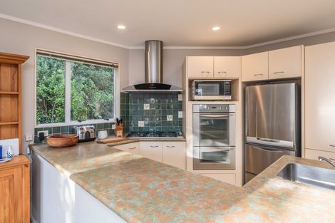 Photo of property in 5 Erskine Close, Island Bay, Wellington, 6023