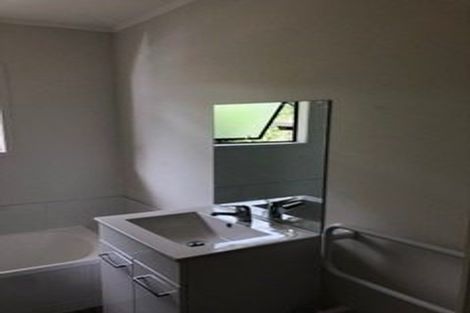 Photo of property in 1/7 Waverley Avenue, Glenfield, Auckland, 0629