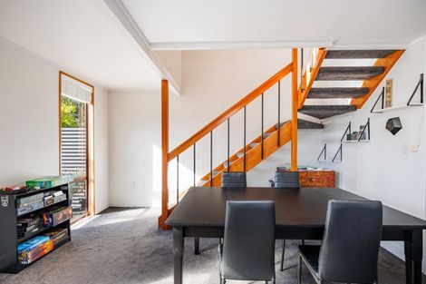 Photo of property in 2/341 College Street, West End, Palmerston North, 4410