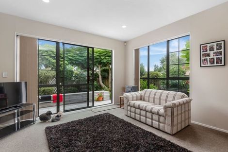 Photo of property in 22 Deep Creek Road, Torbay, Auckland, 0630