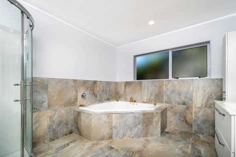 Photo of property in 15 Ferntree Terrace, West Harbour, Auckland, 0618