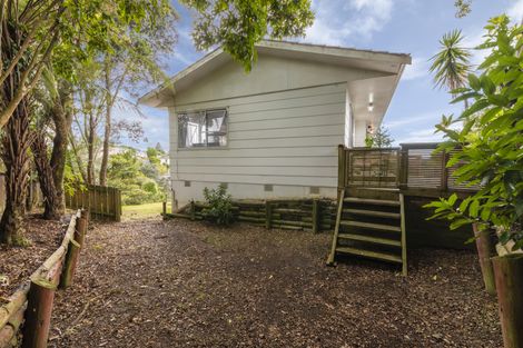 Photo of property in 27 Cedar Heights Avenue, Massey, Auckland, 0614