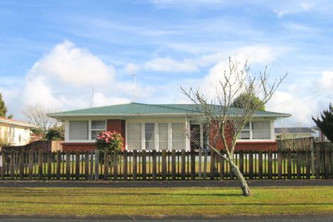 Photo of property in 52 Prisk Street, Melville, Hamilton, 3206