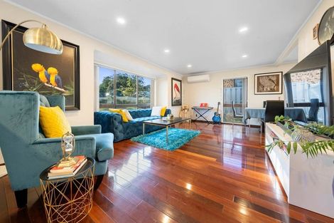 Photo of property in 7 Mark Edward Drive, Half Moon Bay, Auckland, 2012