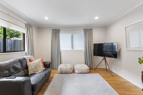 Photo of property in 2/9 Perendale Close, Somerville, Auckland, 2014