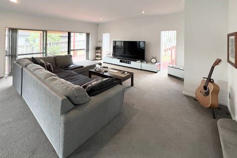 Photo of property in 22 Mulroy Place, Pinehill, Auckland, 0632