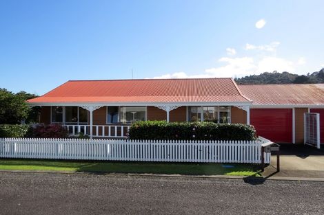 Photo of property in 12 Courthouse Lane, Coromandel, 3506