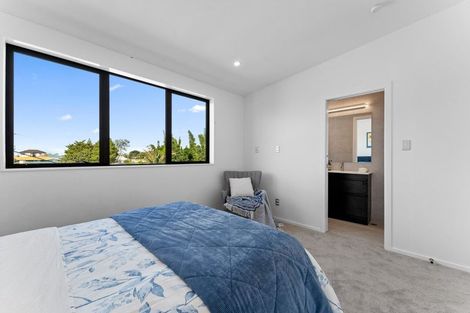 Photo of property in 5/18 Sylvan Crescent, Te Atatu South, Auckland, 0610