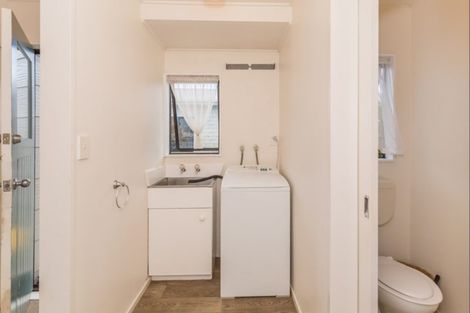 Photo of property in 9 Douglas Street, Levin, 5510