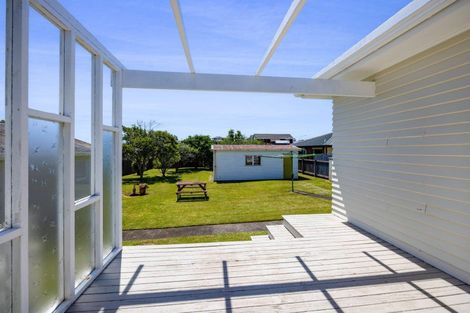 Photo of property in 13 Turakina Street, Merrilands, New Plymouth, 4312