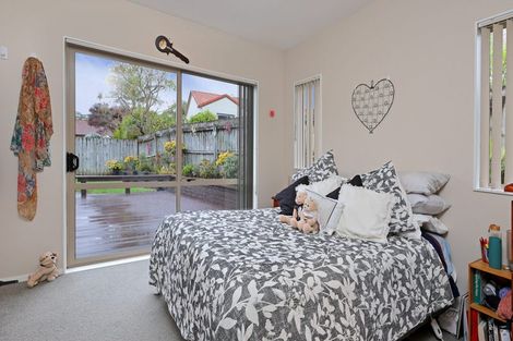 Photo of property in 80 San Marino Drive West, Henderson, Auckland, 0612