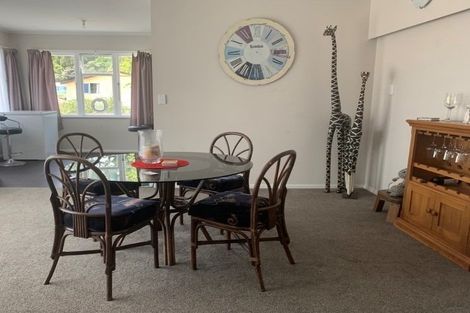 Photo of property in 28 Thomson Grove, Stokes Valley, Lower Hutt, 5019