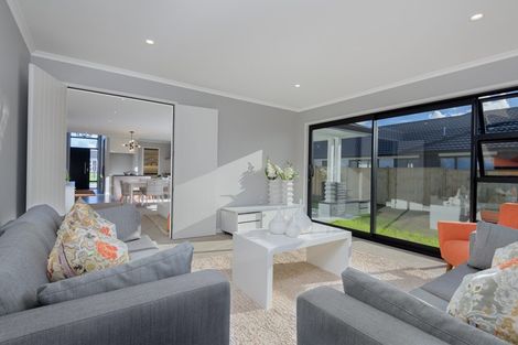 Photo of property in 22 Korako Drive, Kumeu, 0810