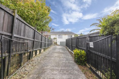 Photo of property in 27 Cedar Heights Avenue, Massey, Auckland, 0614