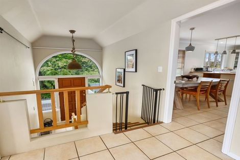 Photo of property in 6 Tupara Crescent, Kawaha Point, Rotorua, 3010