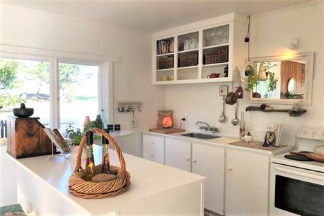 Photo of property in 12 Chamberlain Avenue, Amberley, 7481