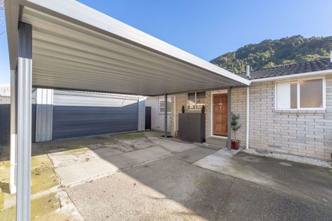 Photo of property in 5a Fremont Grove, Totara Park, Upper Hutt, 5018