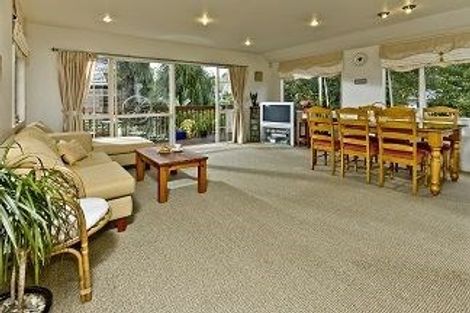 Photo of property in 1/15 Seine Road, Forrest Hill, Auckland, 0620