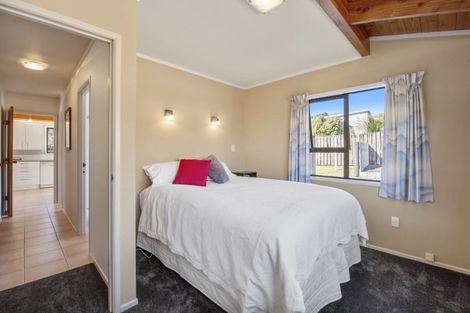 Photo of property in 10 Angela Place, Kinloch, Taupo, 3377
