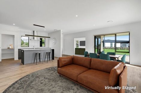 Photo of property in 31 Ninia Road, Paraite, New Plymouth, 4373