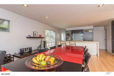Photo of property in 8 Roy Maloney Drive, Henderson, Auckland, 0612