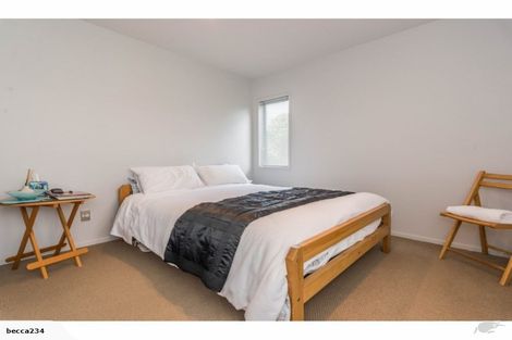 Photo of property in 8 Roy Maloney Drive, Henderson, Auckland, 0612